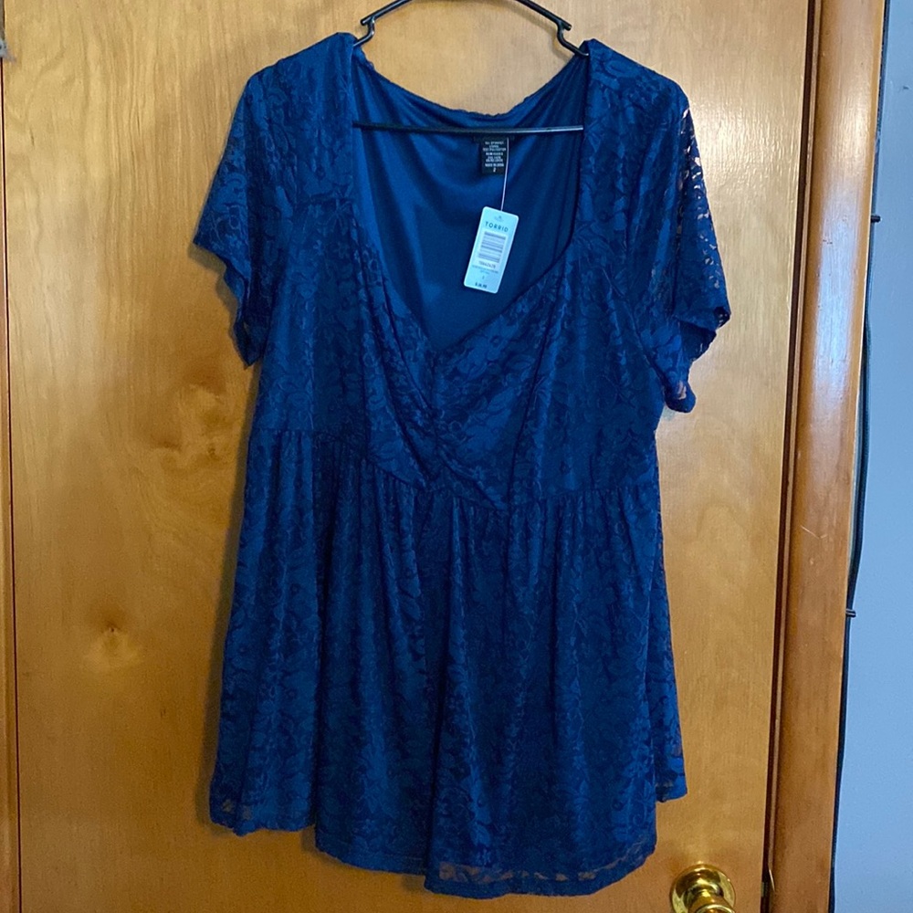 NWT Torrid Size 2 Babydoll Blouse